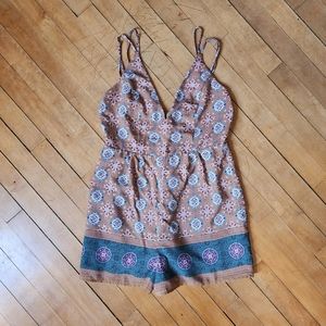 Forever 21 Contemporary brown blue boho strappy romper Size Small lined v neck